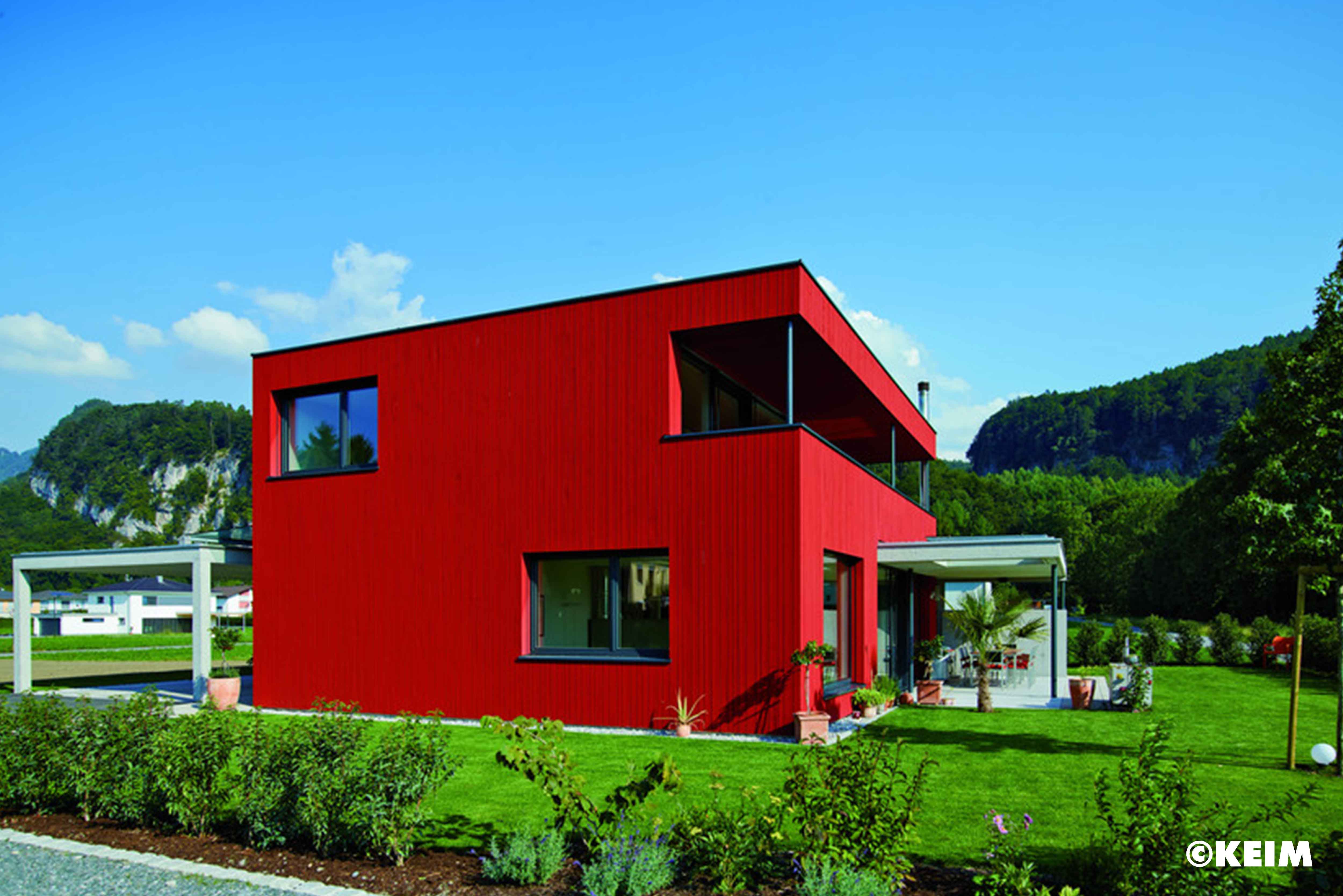 Fassaden — rot gestrichenes Wohnhaus
